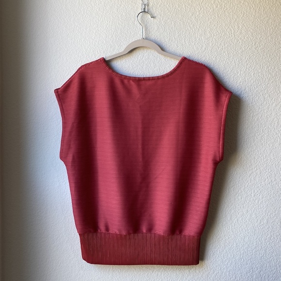 Savvi | Karli top in garnet rose color - Picture 2 of 4